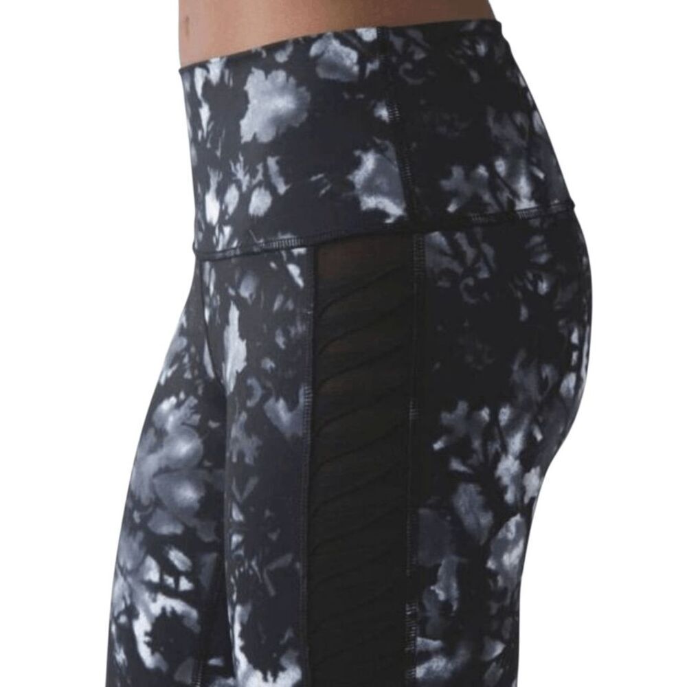 LULULEMON ATHLETICA Sunshine Salutation Crop (Full On Luxtreme) Size 6